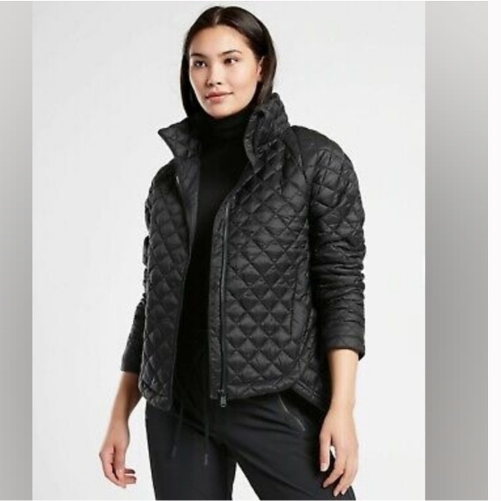 Athleta Whisper Featherless Puffer Jacket in Black Size XLT